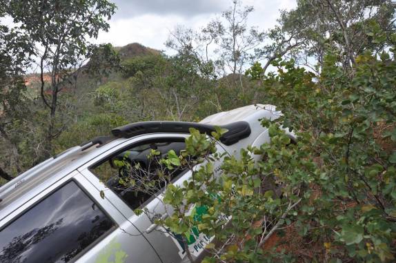 Tentando vencer rampa esburacada no P.N. Nascentes do Parnaíba, no extremo sul do Maranhão